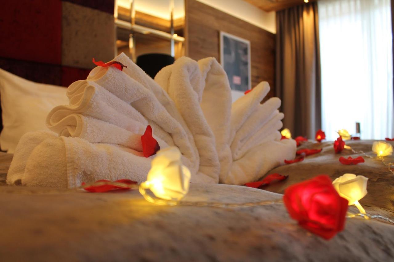 Ortner'S Resort Бад-Фюссінг Екстер'єр фото A towel swan